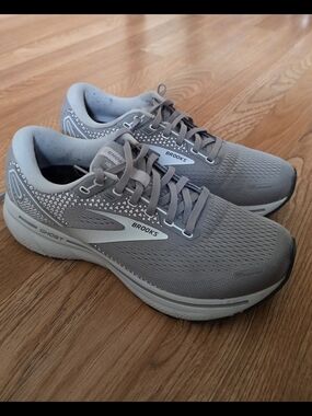 Brooks Ghost Running Shoes - Gray